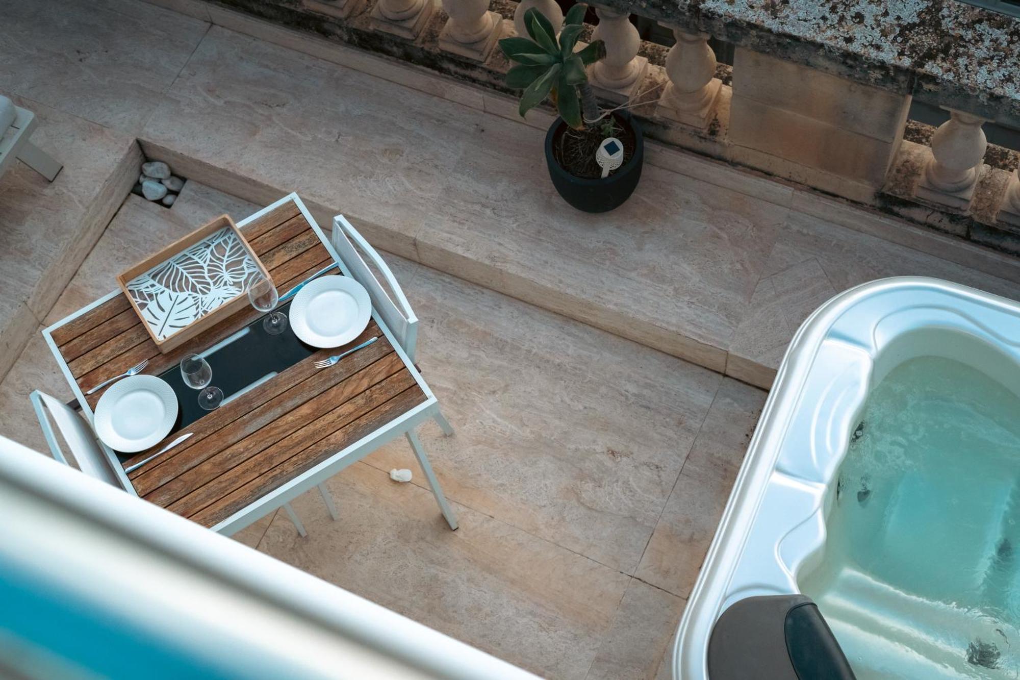 Apartment Penthouse With Jacuzzi & Panoramic Views - Heart Of *