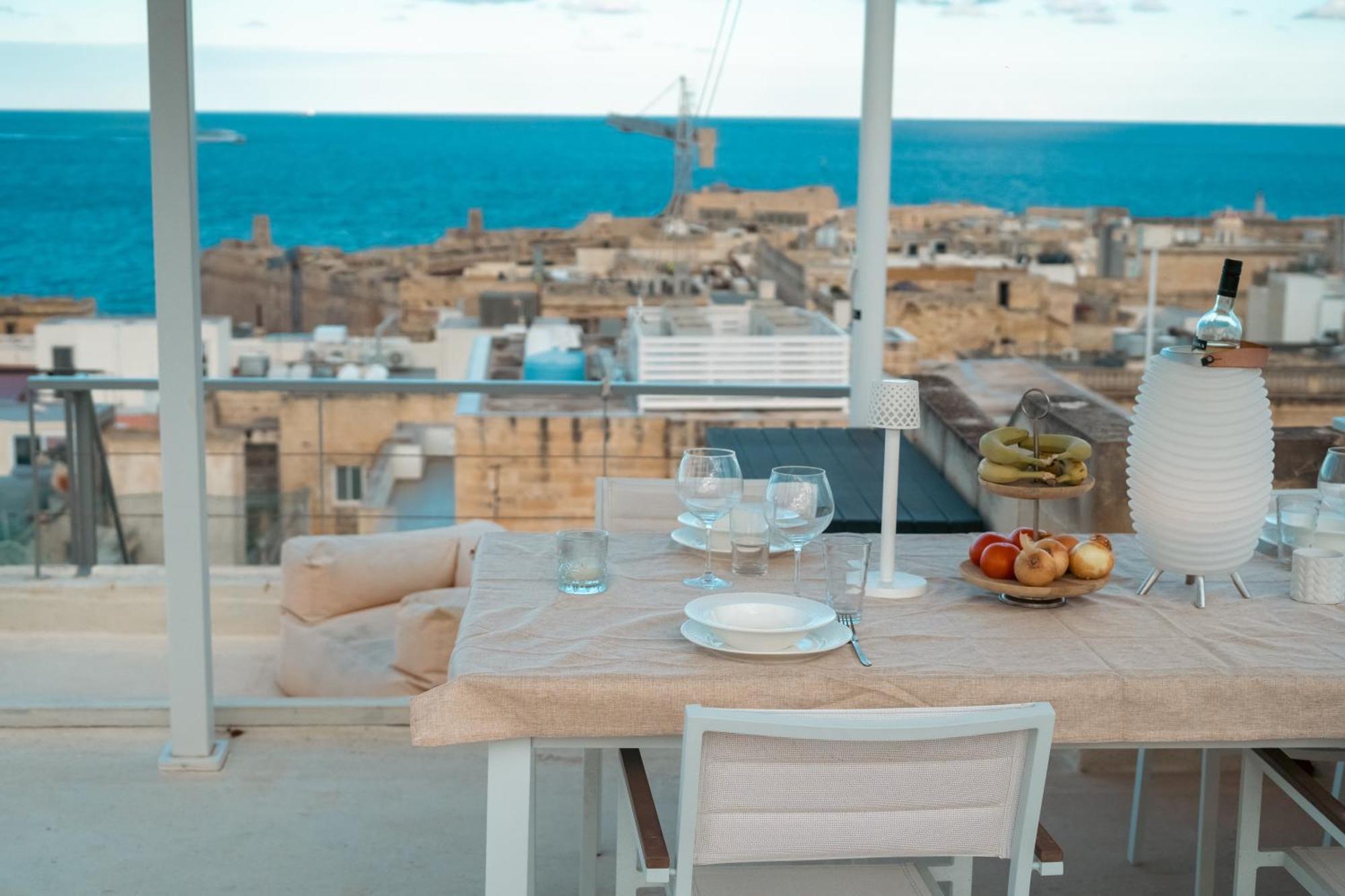 Penthouse With Jacuzzi & Panoramic Views - Heart Of Apartment Valletta