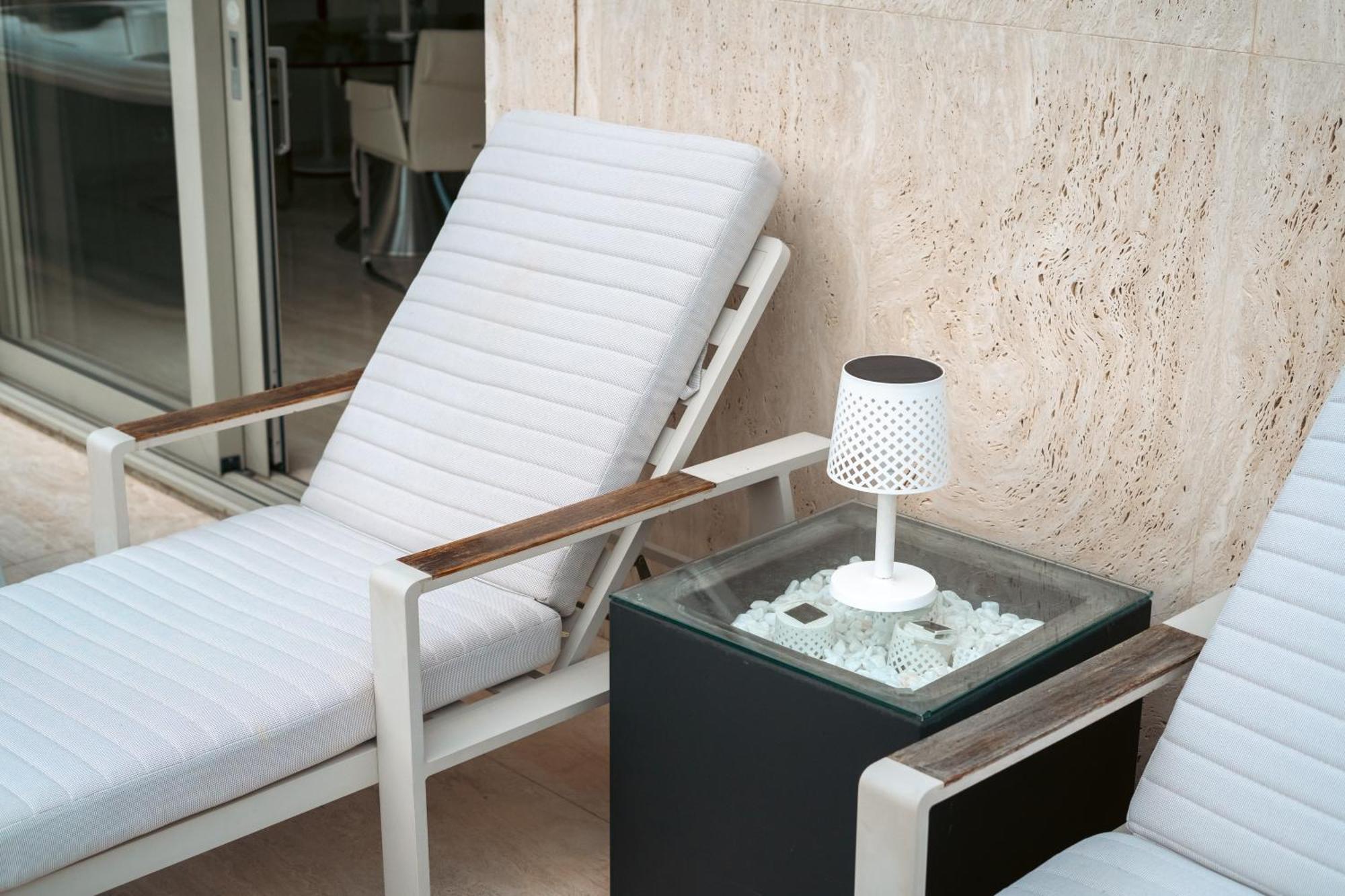 Penthouse With Jacuzzi & Panoramic Views - Heart Of Apartment