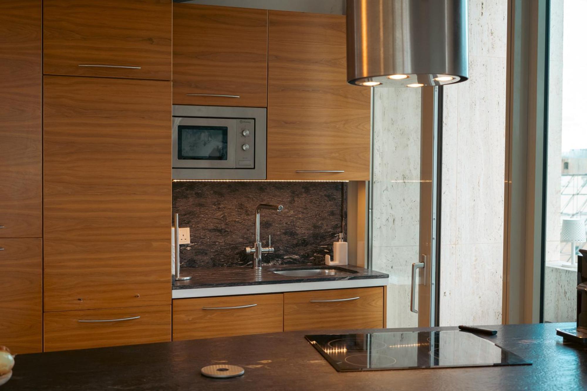 Penthouse With Jacuzzi & Panoramic Views - Heart Of Apartment *
