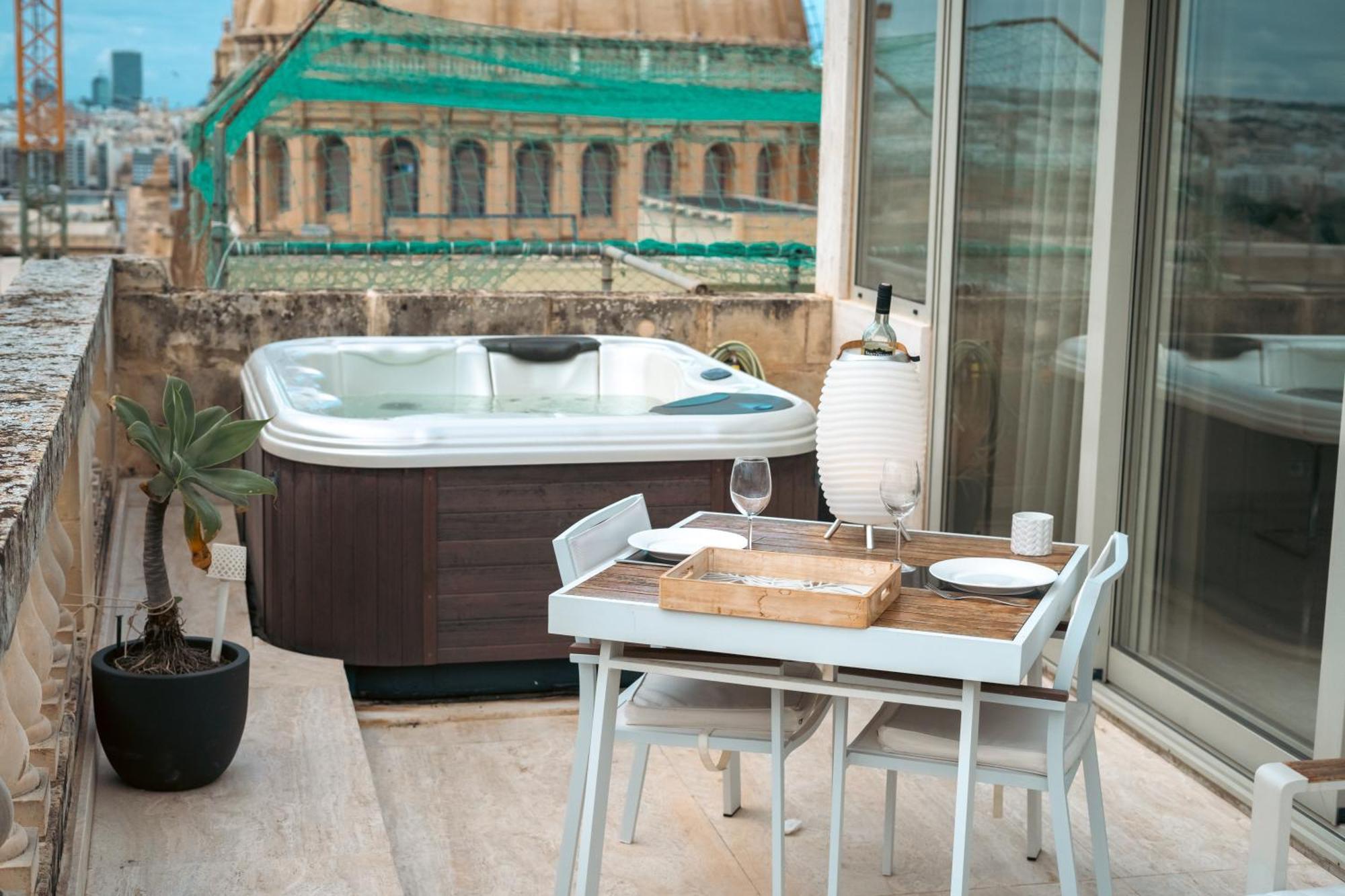 Apartment Penthouse With Jacuzzi & Panoramic Views - Heart Of Valletta