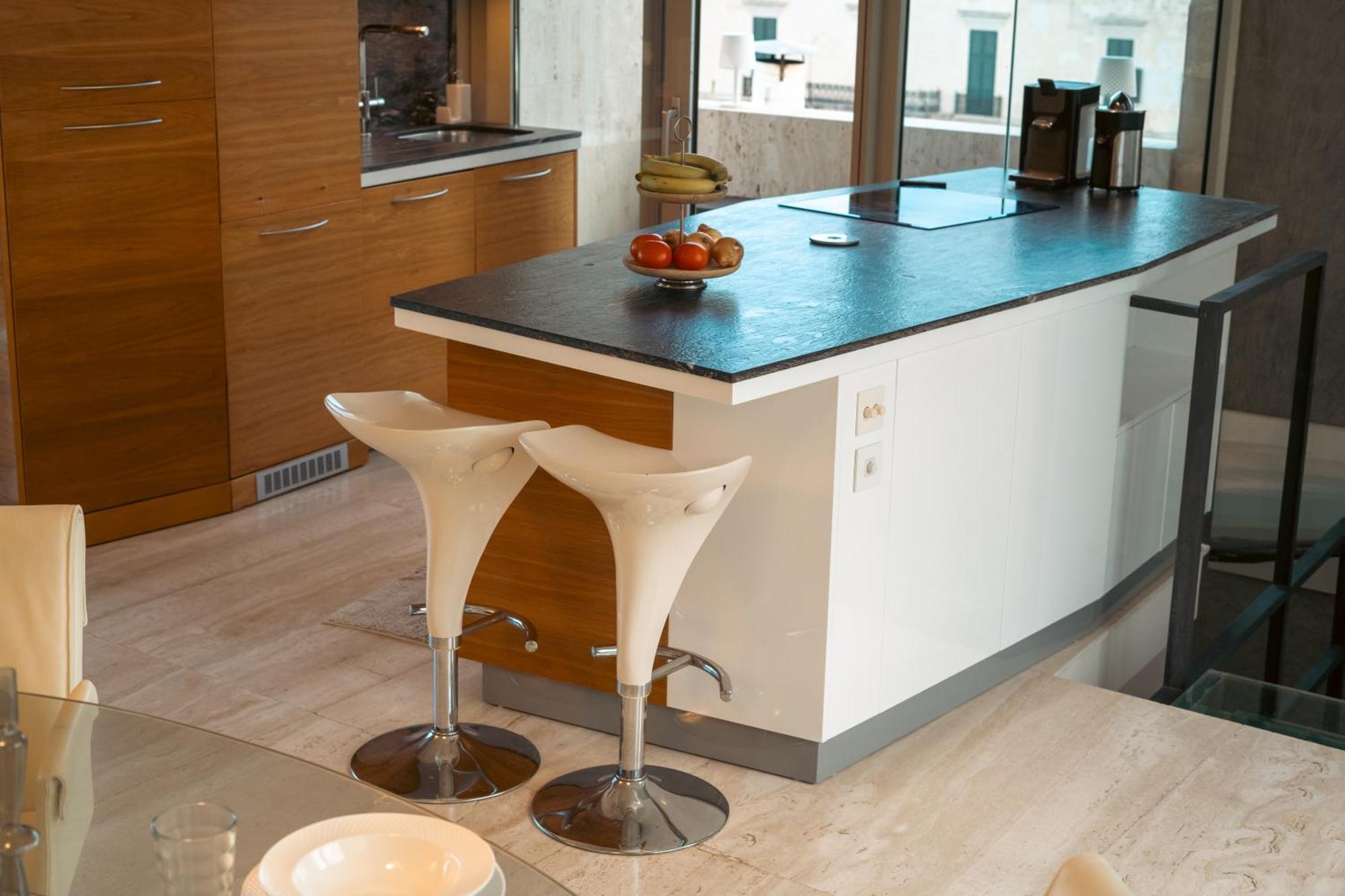 Penthouse With Jacuzzi & Panoramic Views - Heart Of