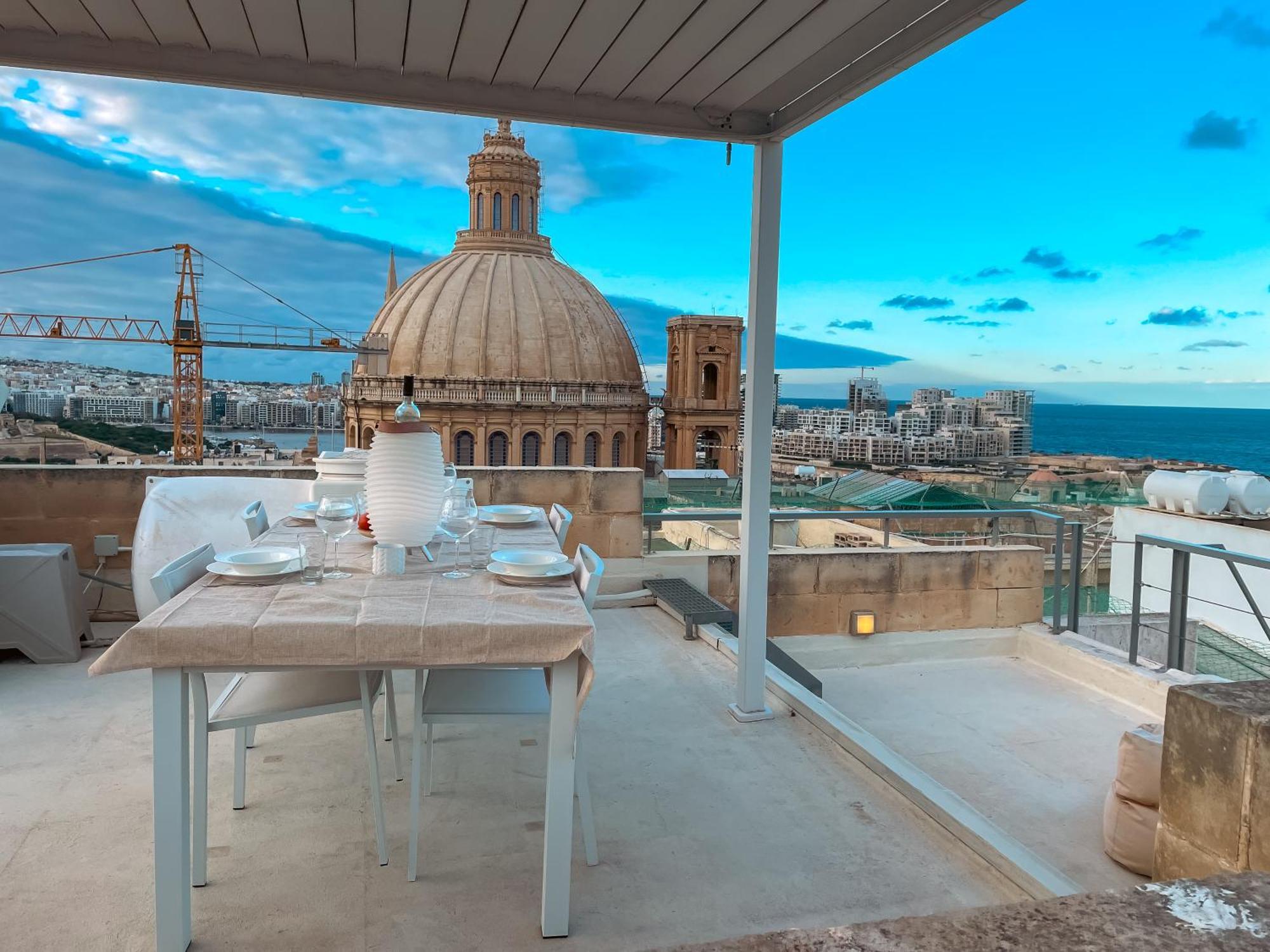 Penthouse With Jacuzzi & Panoramic Views - Heart Of Apartment Valletta