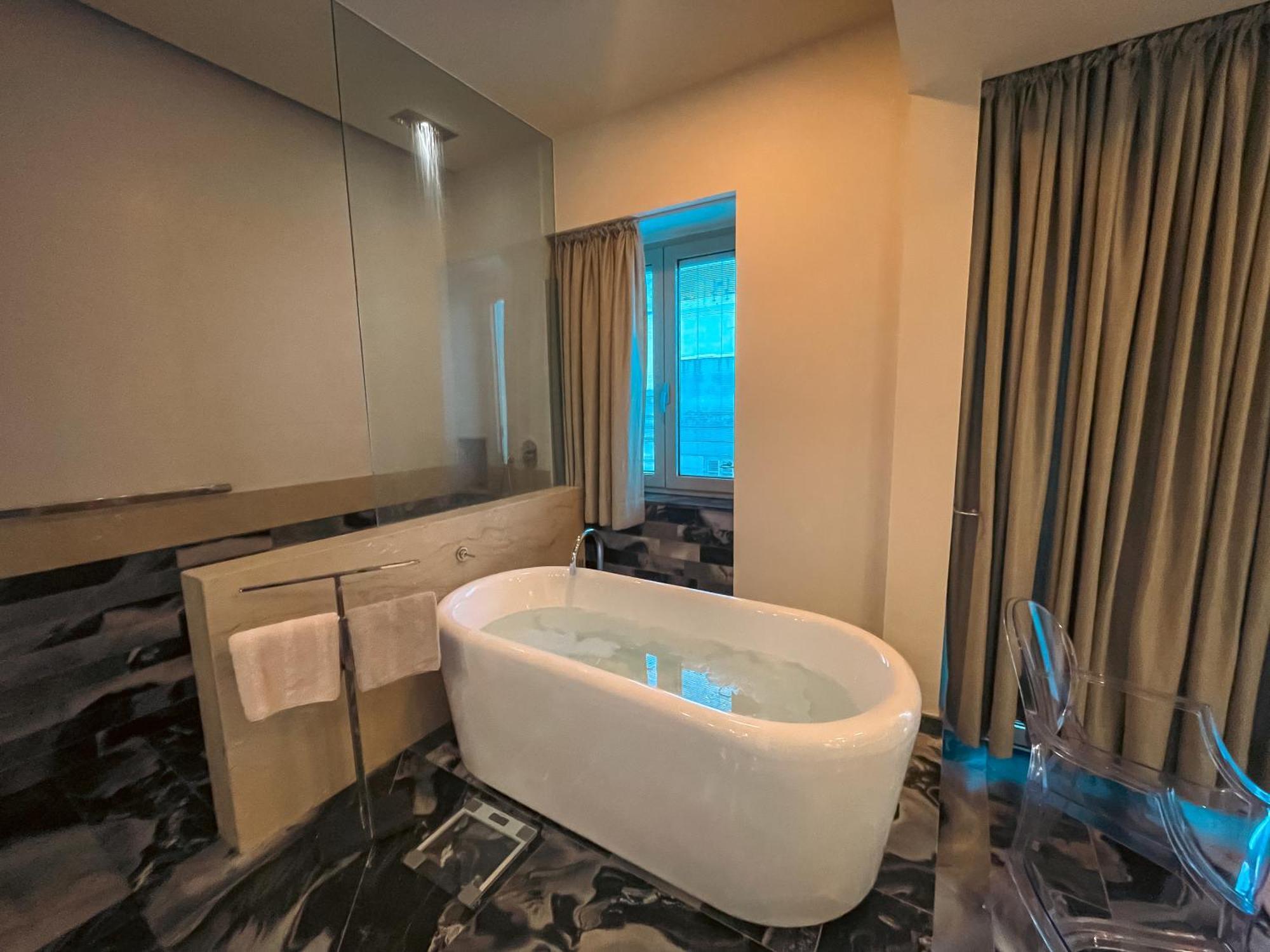 Penthouse With Jacuzzi & Panoramic Views - Heart Of Apartment *