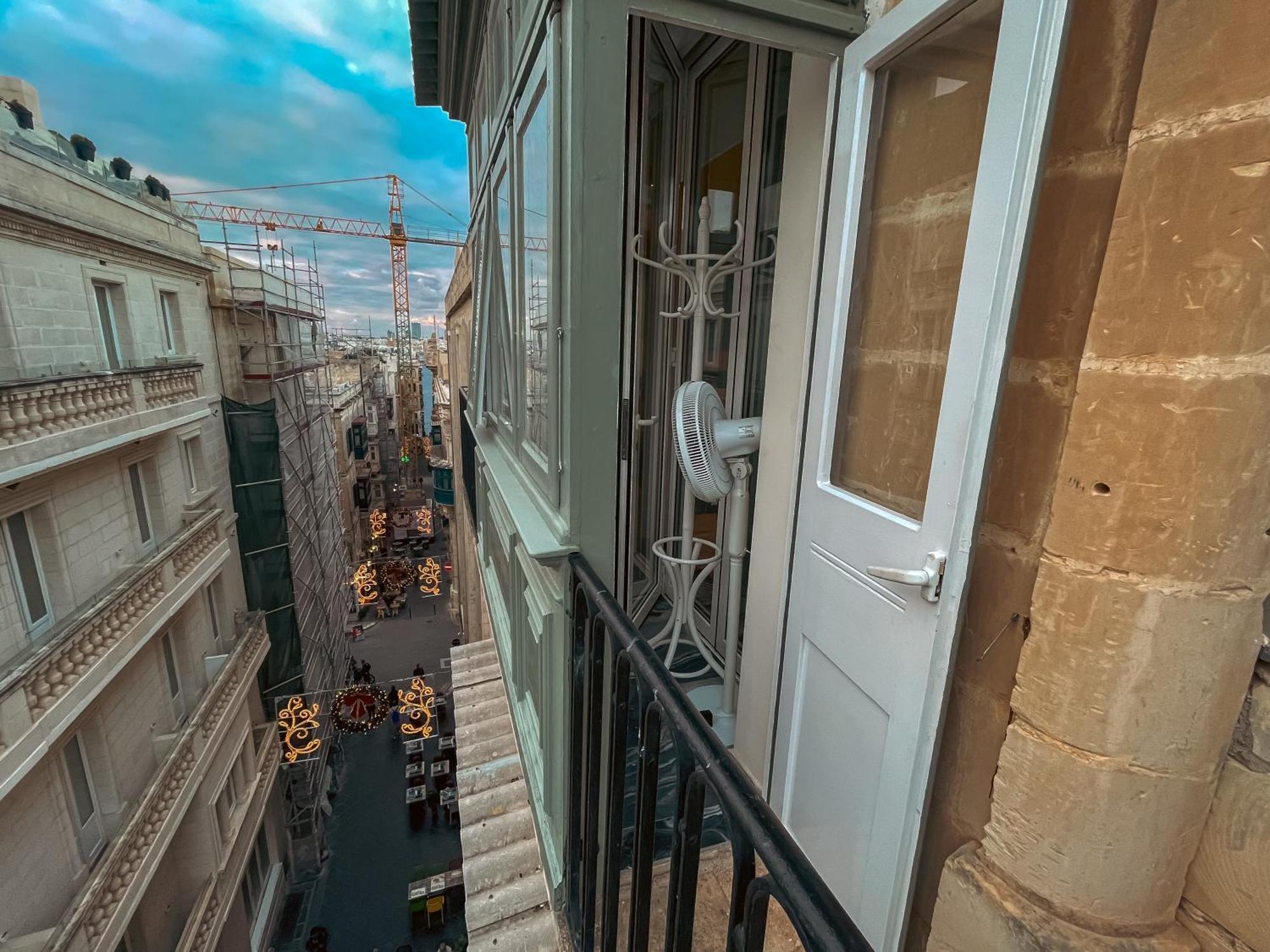 Penthouse With Jacuzzi & Panoramic Views - Heart Of Apartment